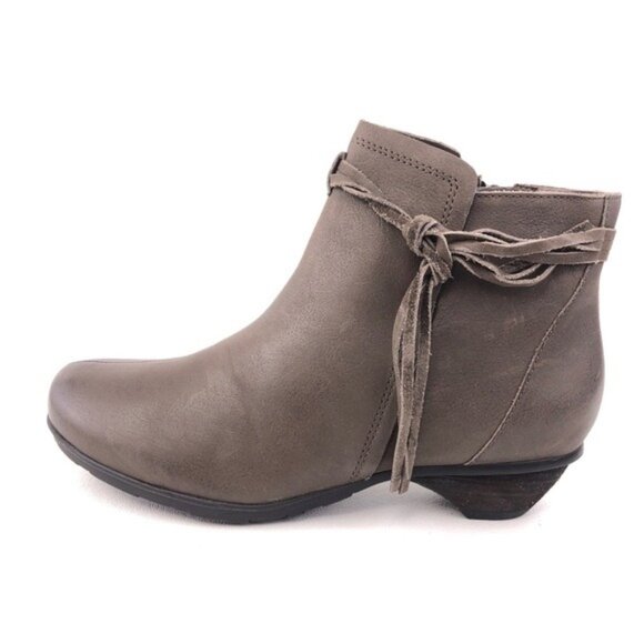Abeo Nella Brown Leather Ankle Booties 6N - Picture 1 of 12